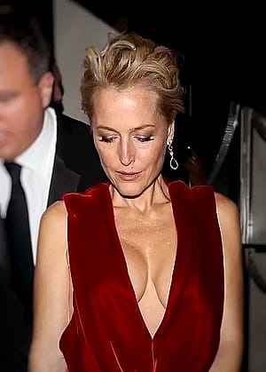 Gillian Anderson, 57'