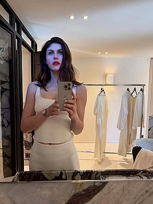 Alexandra Daddario, 40'