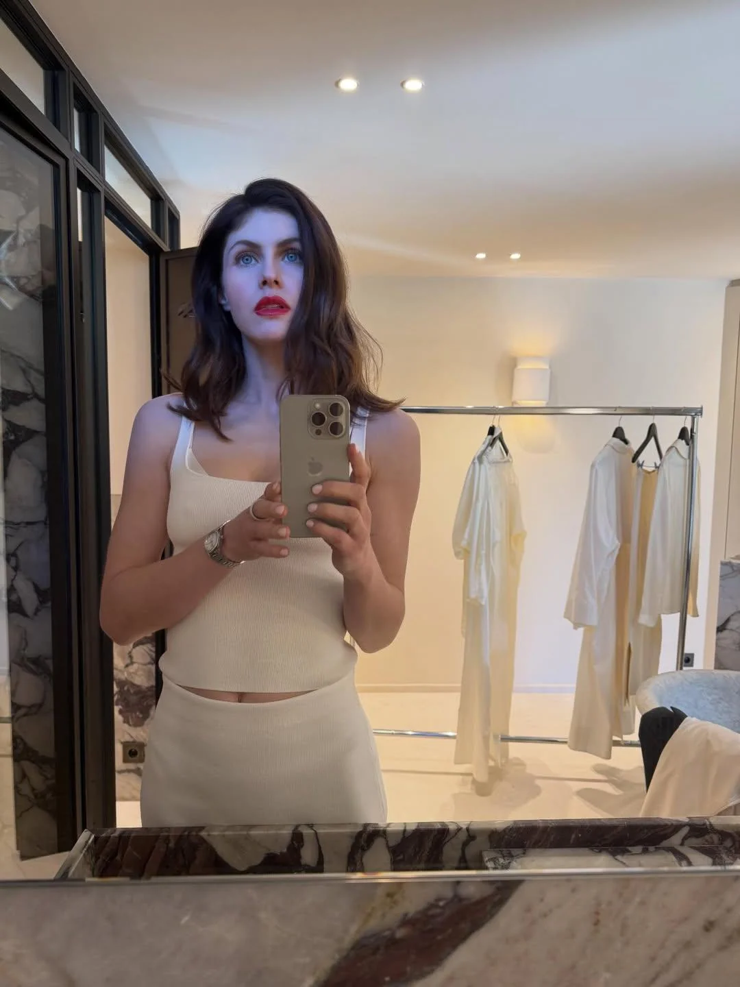 Alexandra Daddario, 40 picture 1 of 1