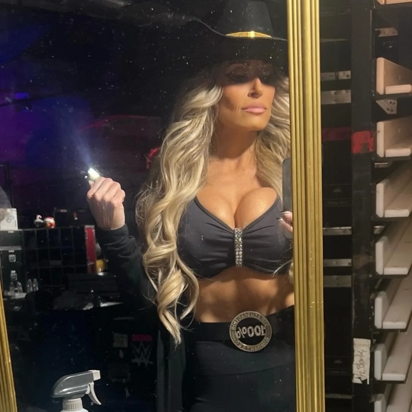 Trish Stratus, 48 picture 2 of 2