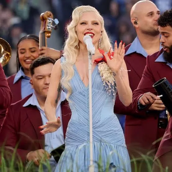 Lady Gaga, 40 picture 1 of 2