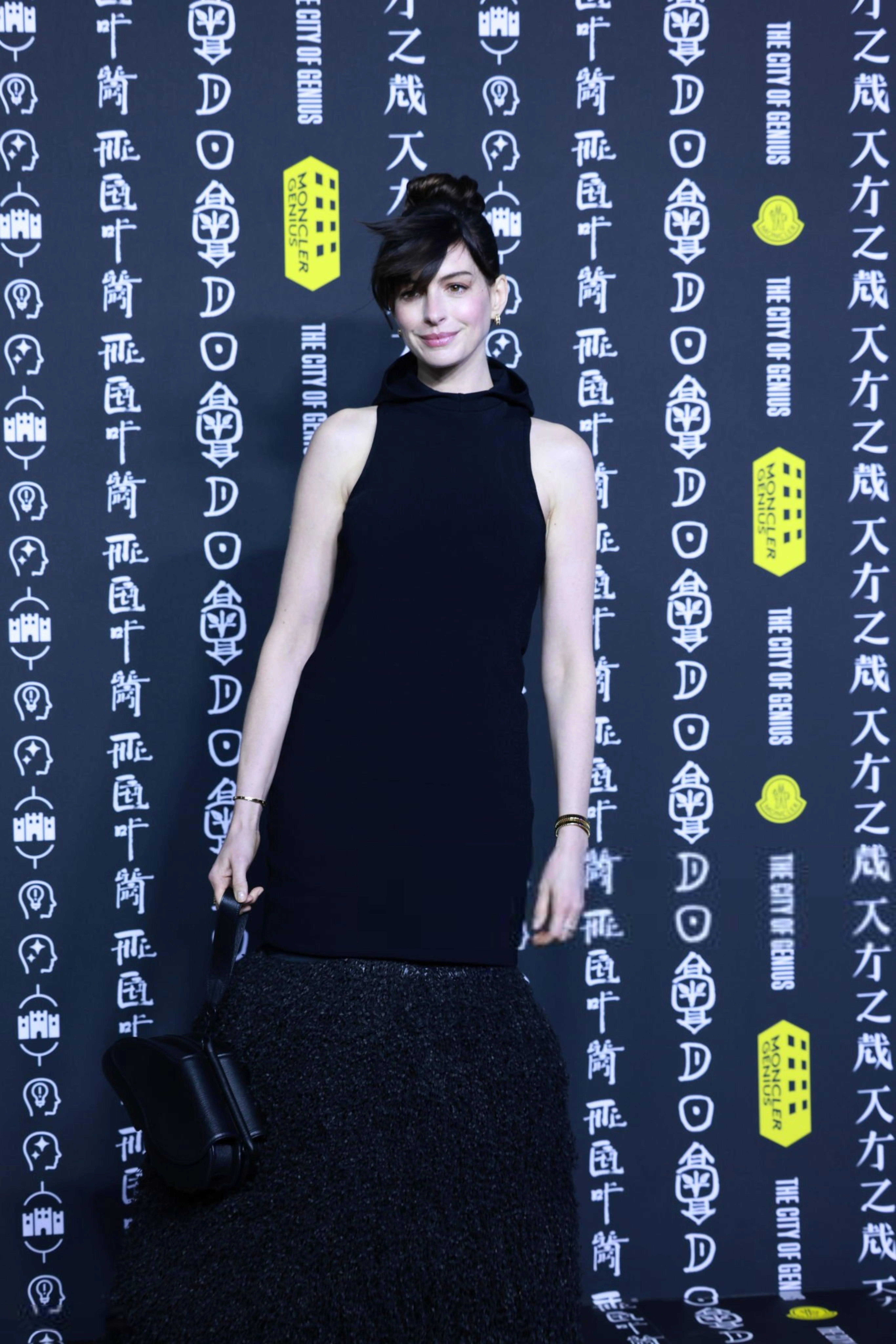 Anne Hathaway, 41 picture 7 of 10