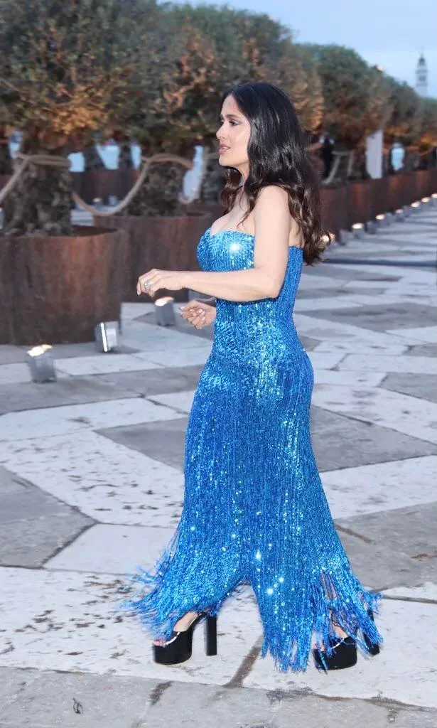 Salma Hayek, 58 picture 1 of 3