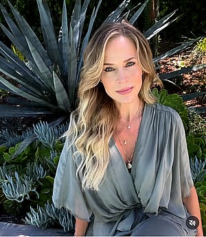Julie Benz, 53'