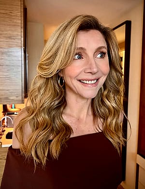 Sarah Chalke, 49'
