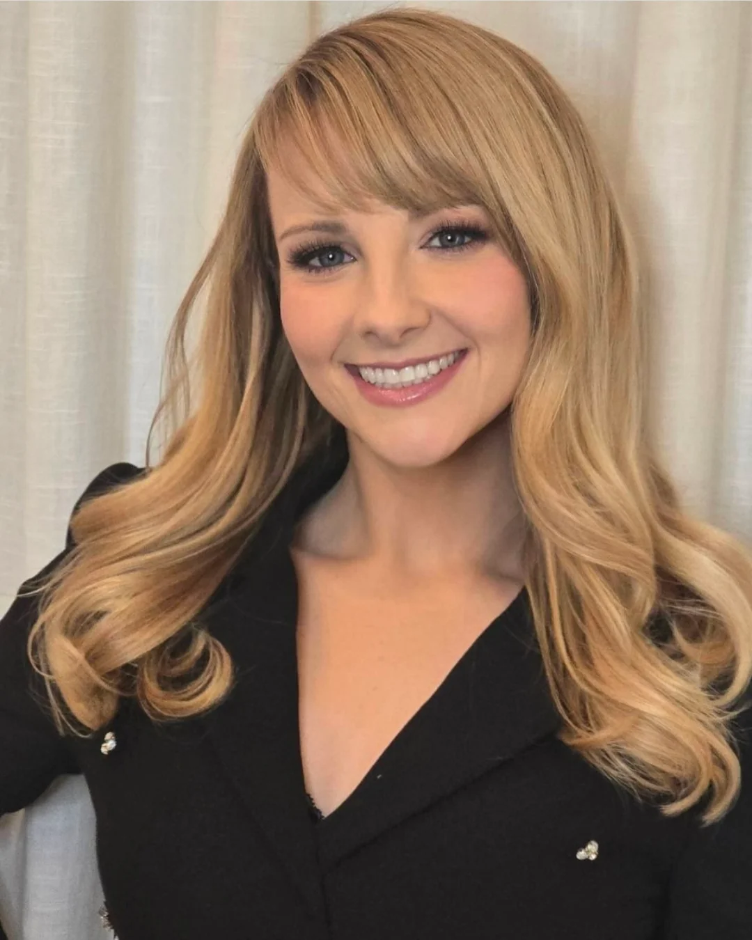 Melissa Rauch, 44 picture 3 of 8