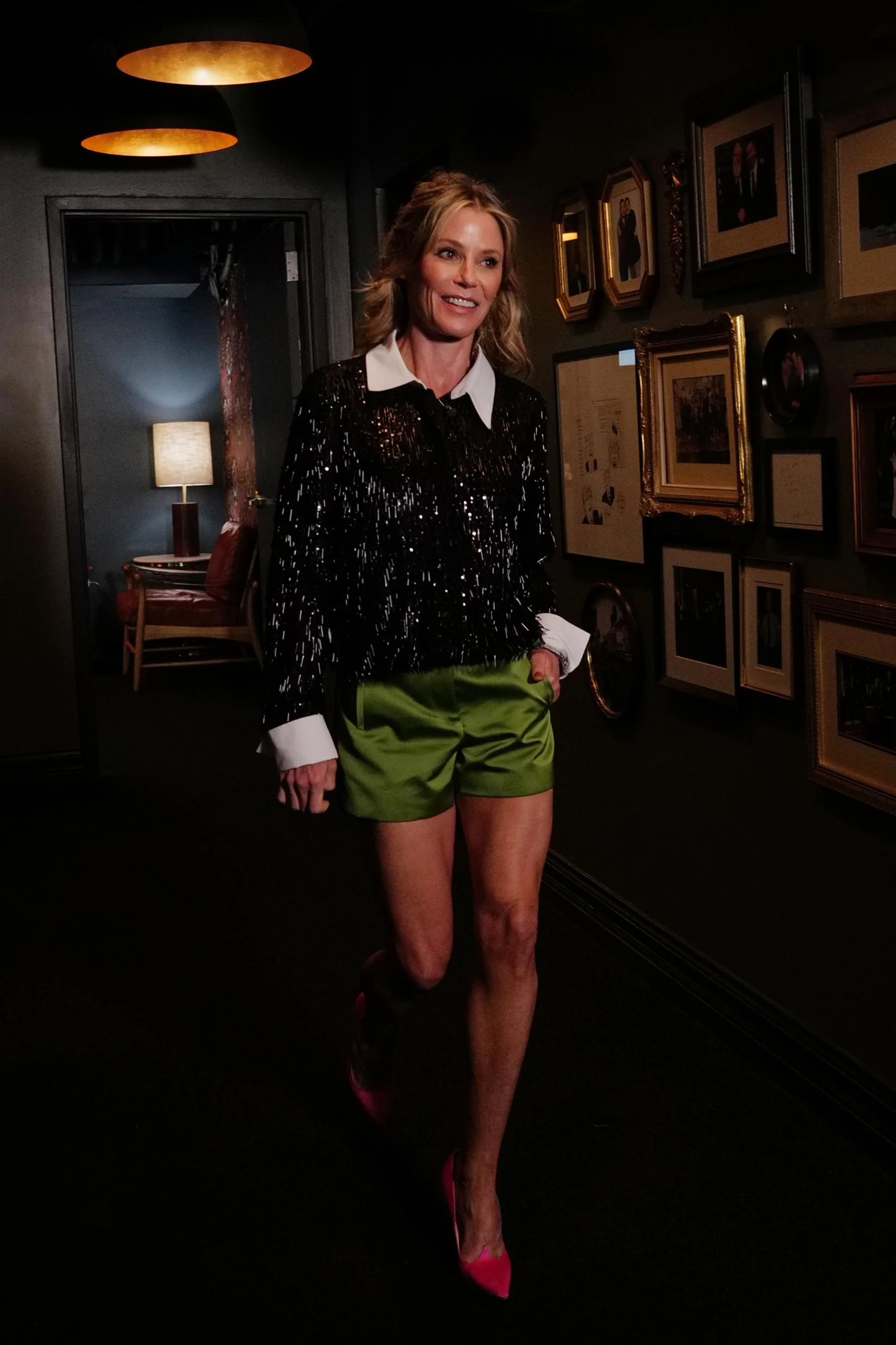 Julie bowen, 56 picture 1 of 2