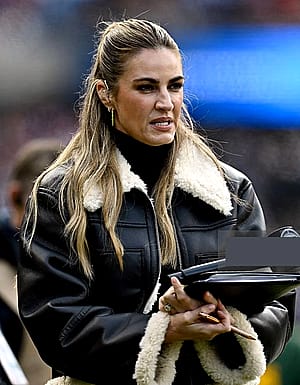 Erin Andrews, 46'
