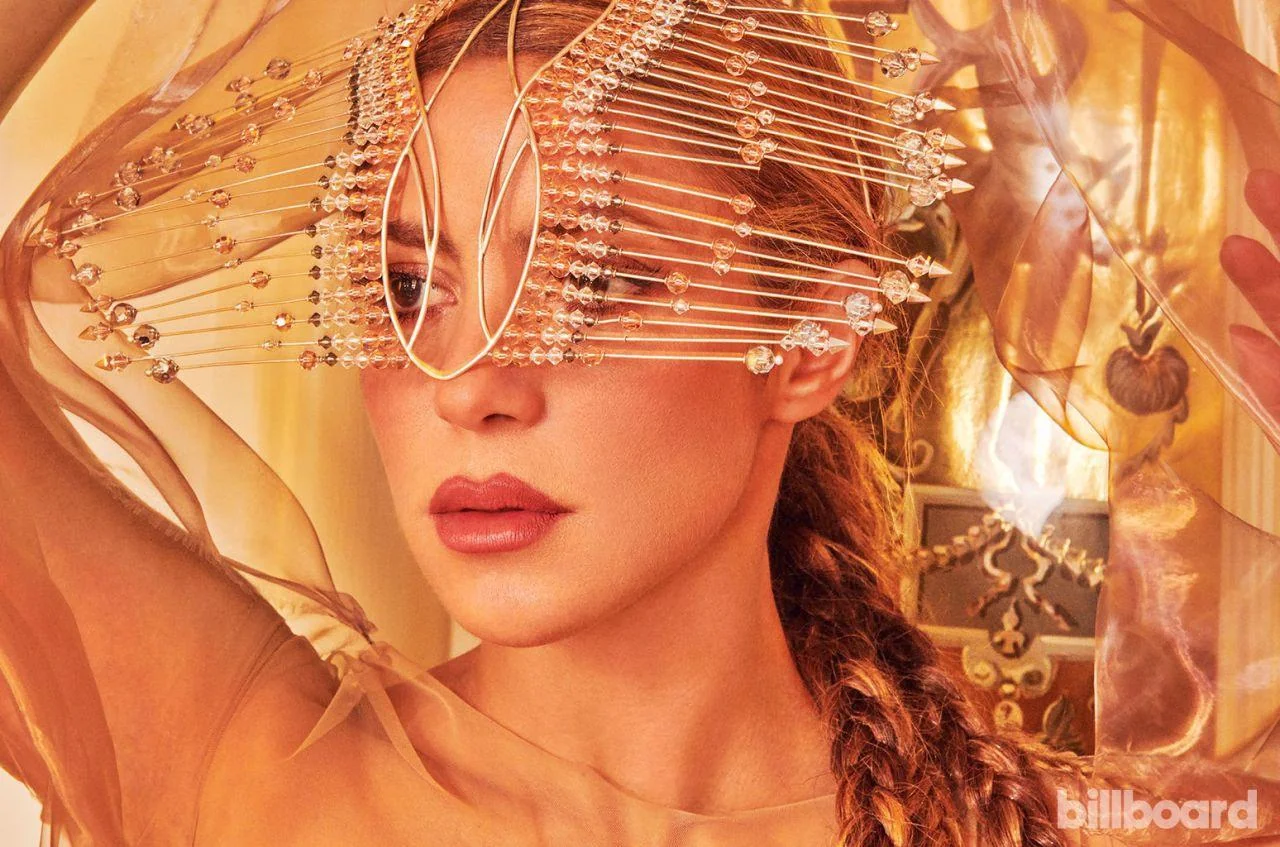 Shakira, 46 picture 3 of 3