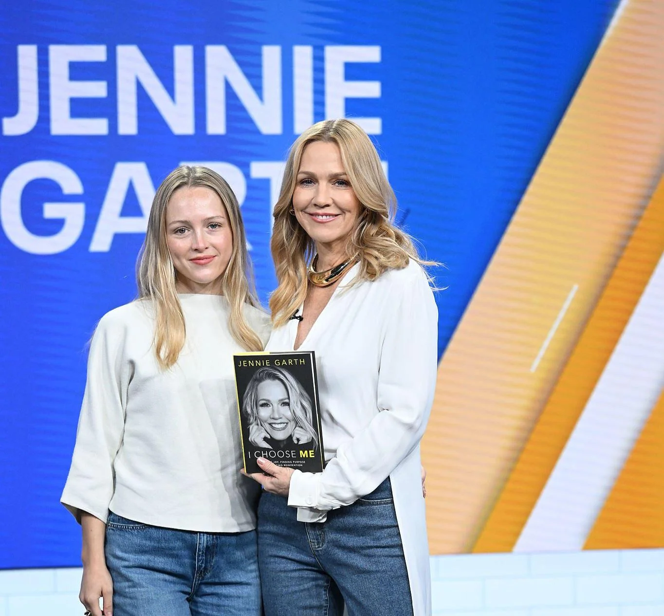 Jennie Garth, 54 picture 19 of 20