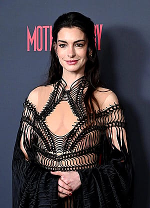 Anne Hathaway, 43'