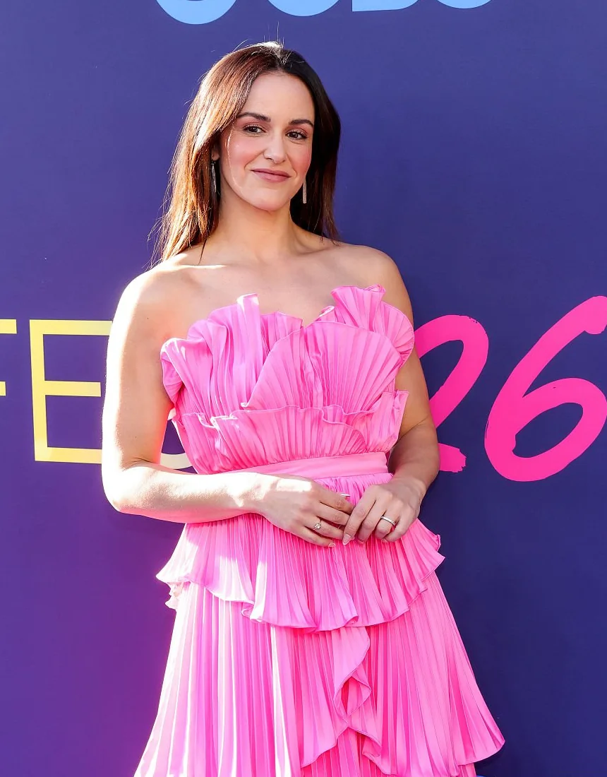 Melissa Fumero, 43 picture 1 of 1