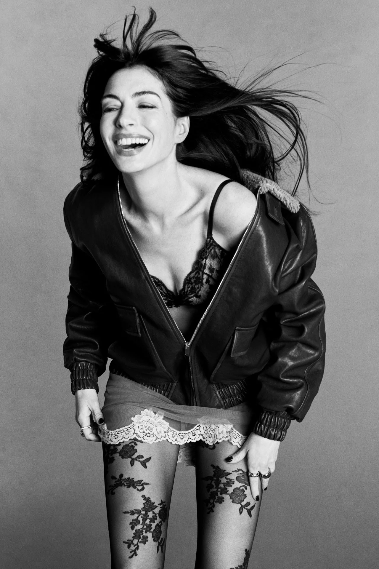 Anne Hathaway, 43 picture 3 of 11