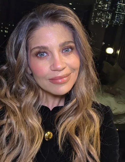Danielle Fishel, 44 picture 1 of 1