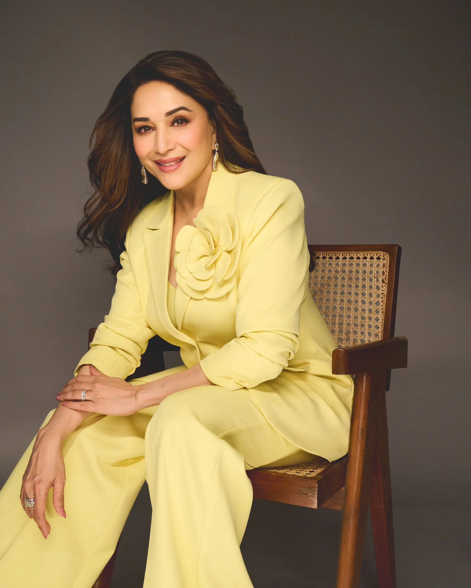 Madhuri Dixit, 58 picture 3 of 10
