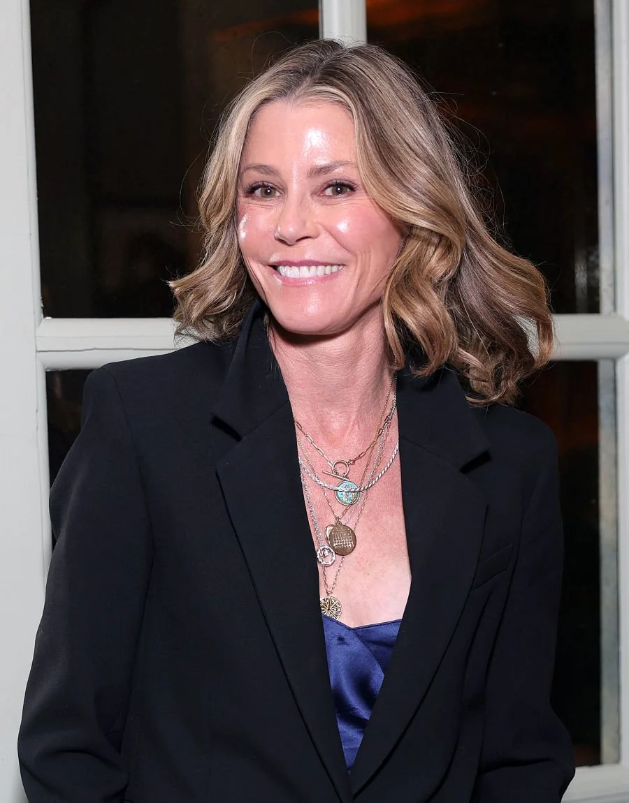 Julie Bowen, 56 picture 1 of 2