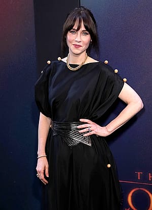 Zooey Deschanel, 46'