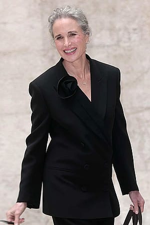 Andie MacDowell, 67'
