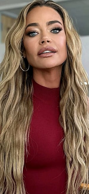 Denise Richards, 53'
