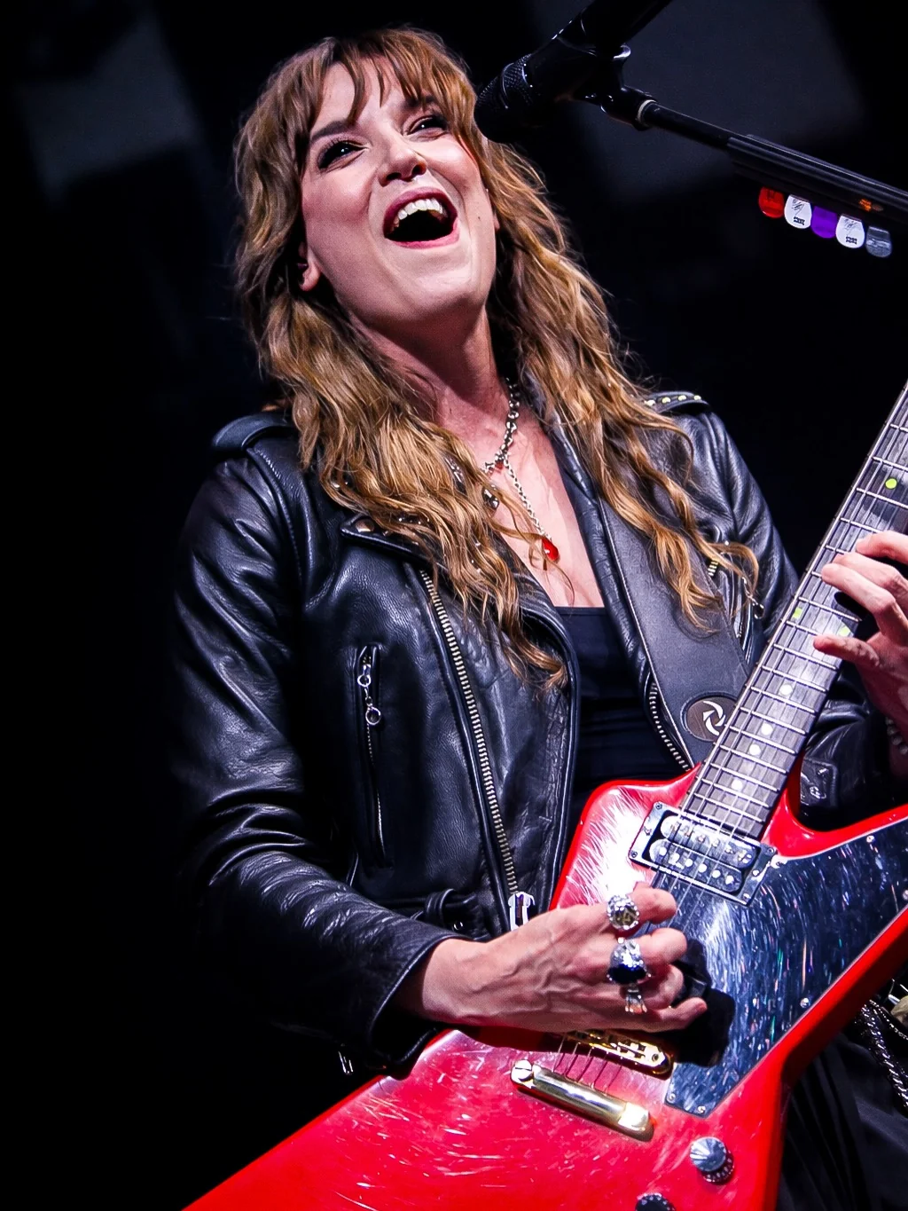 Lzzy Hale, 42 picture 4 of 7