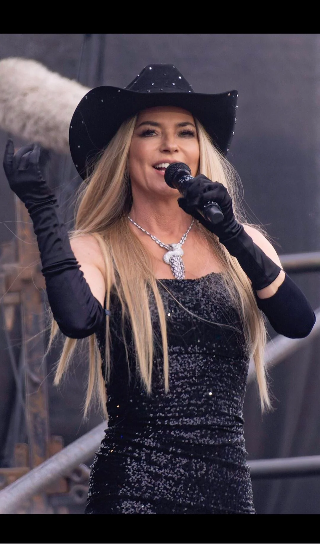 Shania Twain, 58 picture 2 of 2