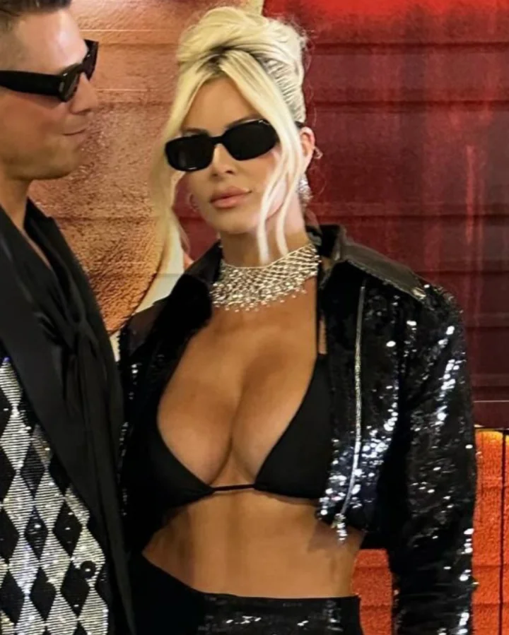 Maryse Mizanin, 41 picture 2 of 2
