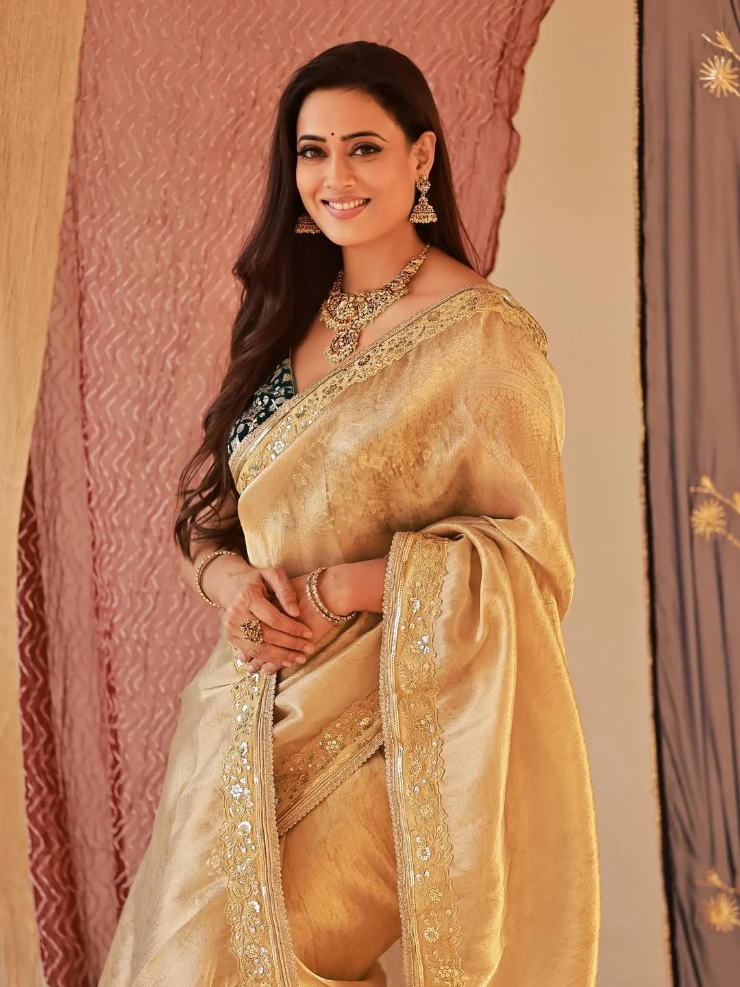 Shweta Tiwari, 45 picture 2 of 6