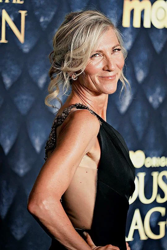 Eve Best, 54 picture 1 of 1