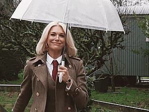Hannah Waddingham, 51'