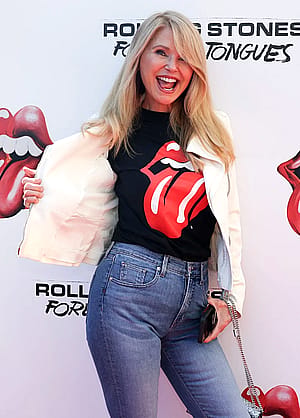 Christie Brinkley, 72'