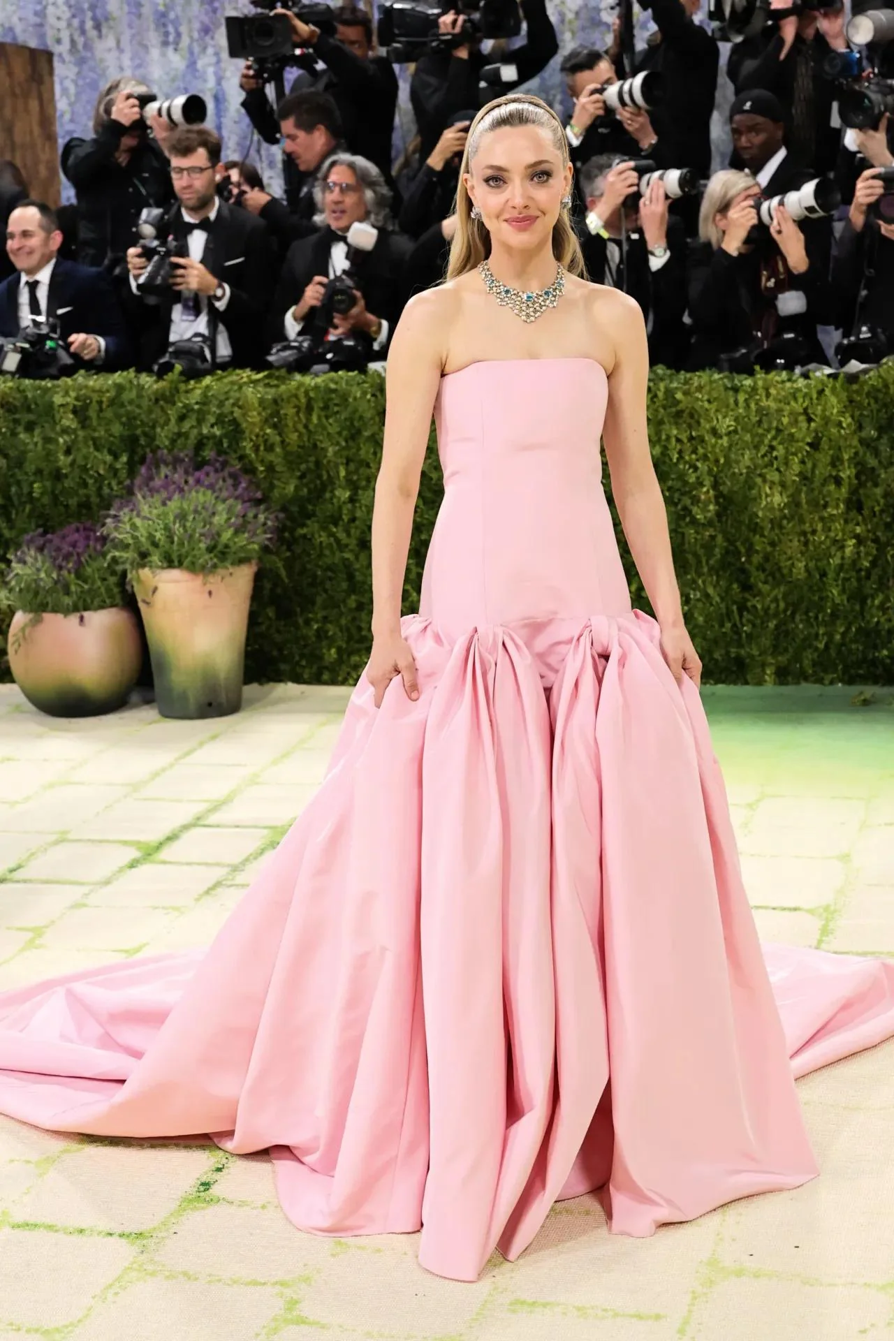 Amanda Seyfried, 40 picture 1 of 9