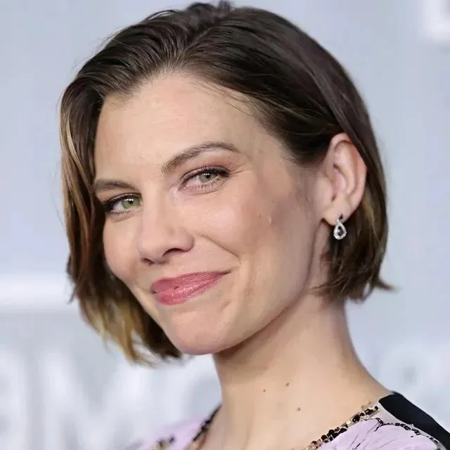 Lauren Cohan, 44 picture 2 of 4