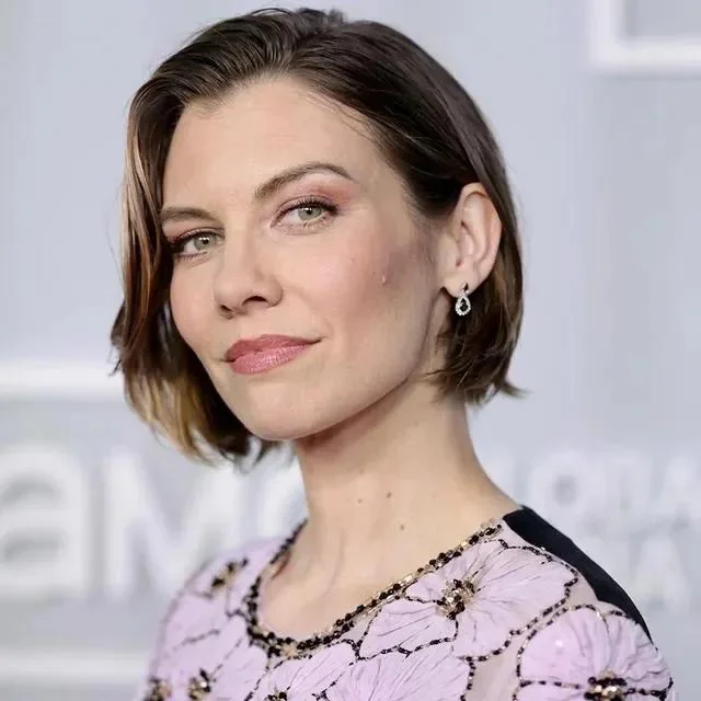 Lauren Cohan, 44 picture 3 of 4