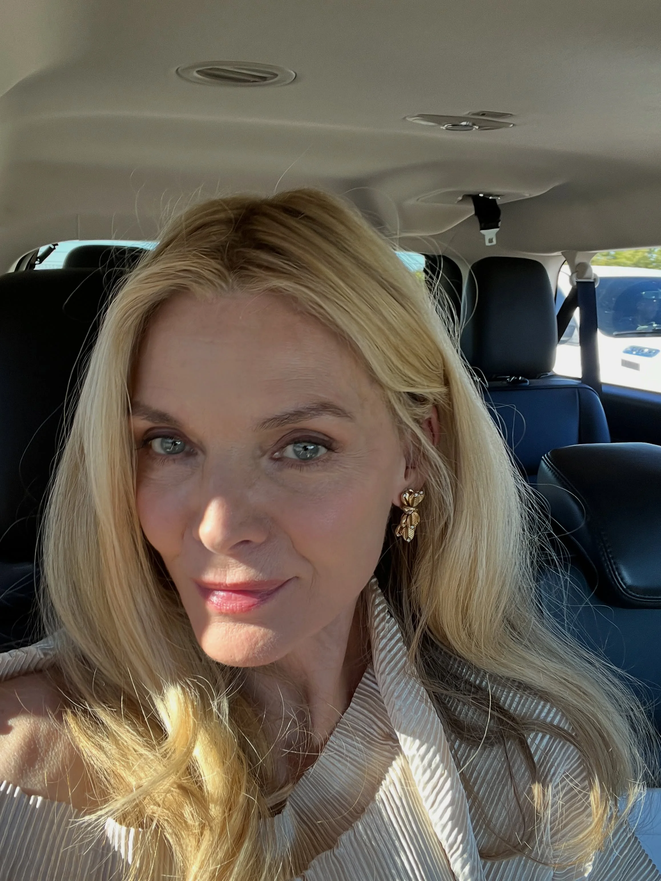 Michelle Pfeiffer, 68 picture 3 of 3