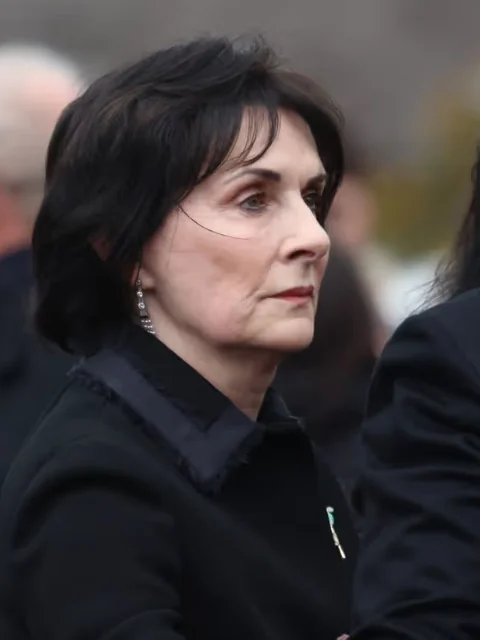 Enya, 64 picture 2 of 3
