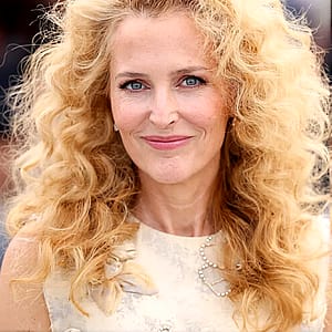 Gillian Anderson, 57'