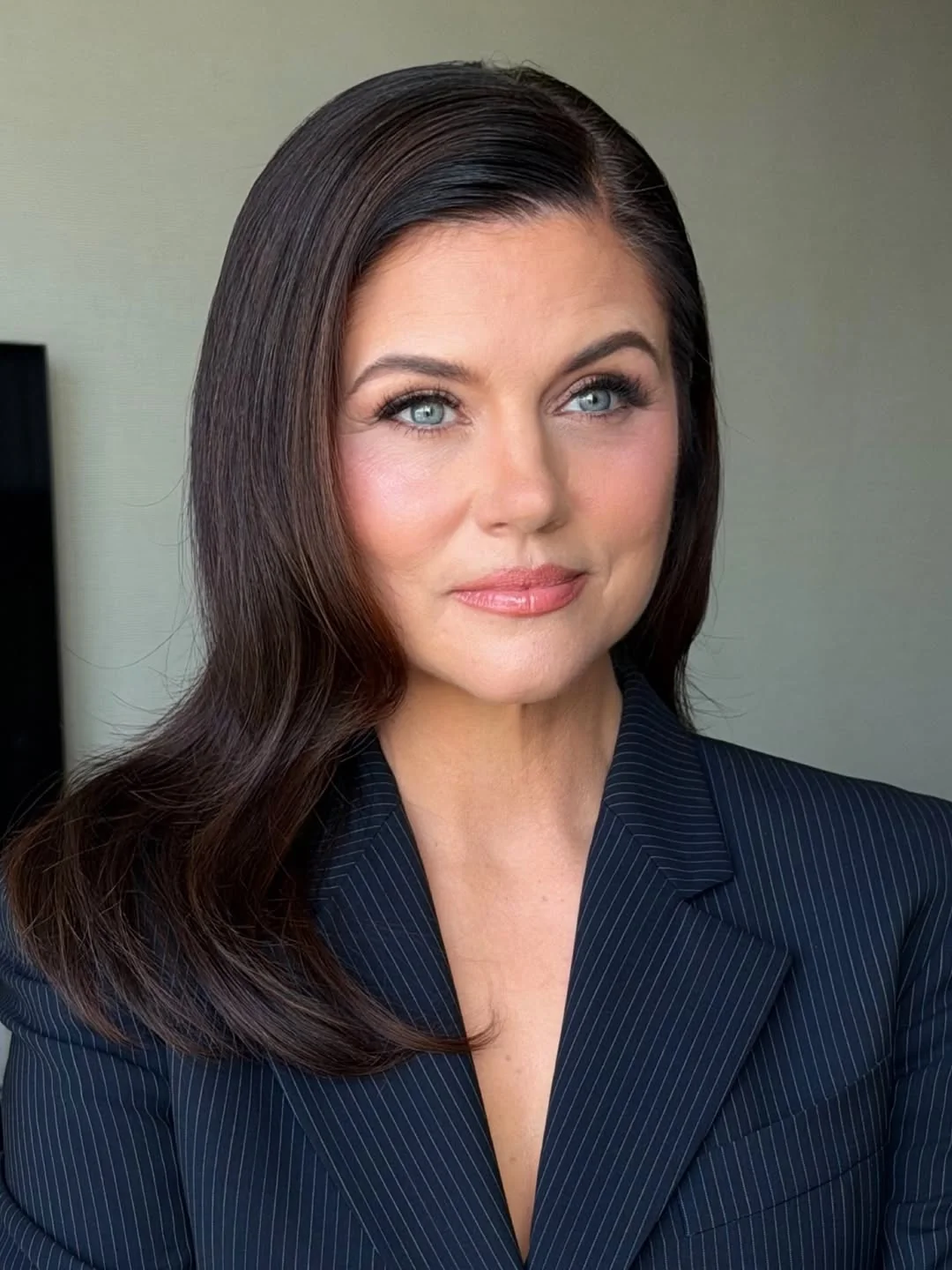 Tiffani Thiessen, 52 picture 2 of 3