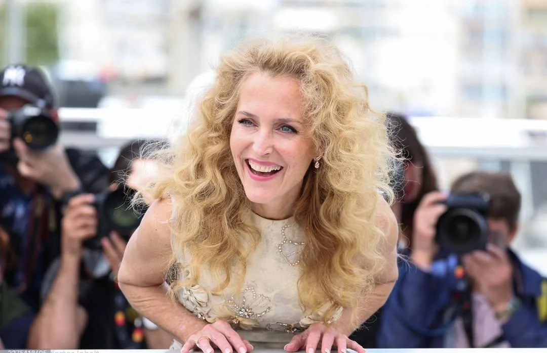 Gillian Anderson, 57 picture 8 of 13
