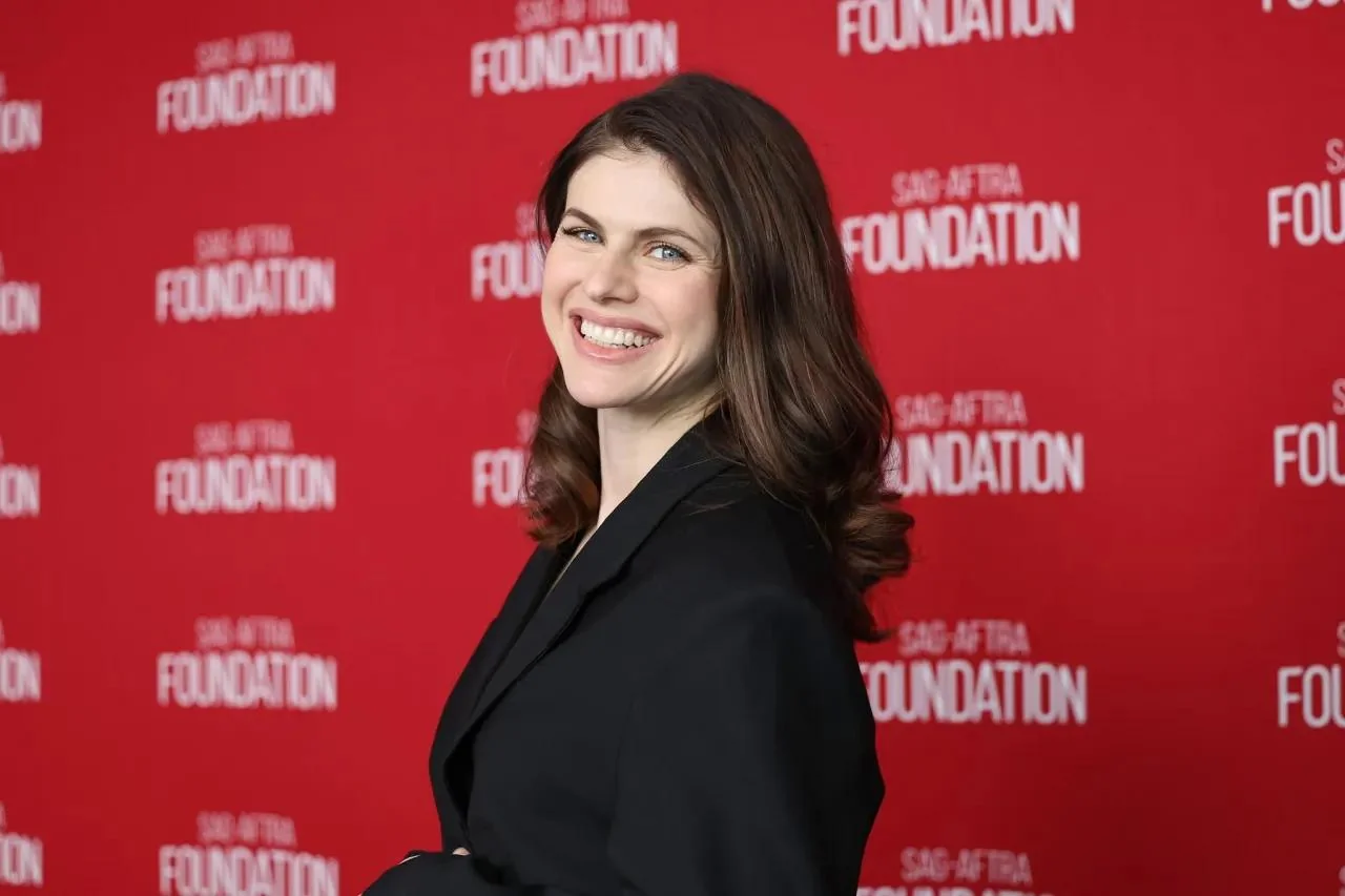 Alexandra Daddario, 40 picture 10 of 11
