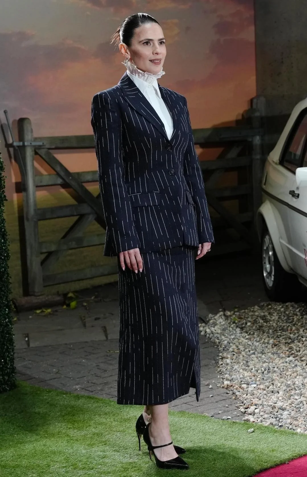 Hayley Atwell, 44 picture 3 of 3
