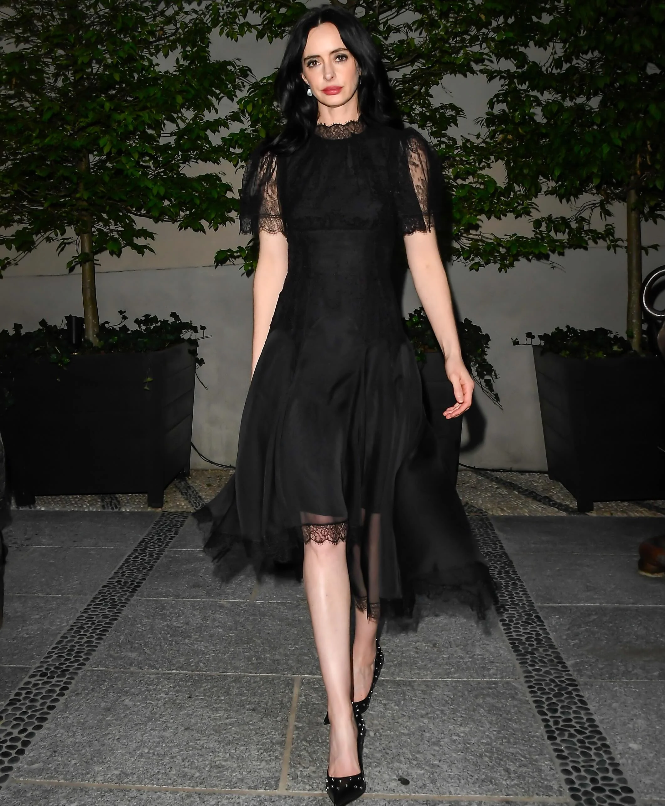 Krysten Ritter, 44 picture 1 of 3