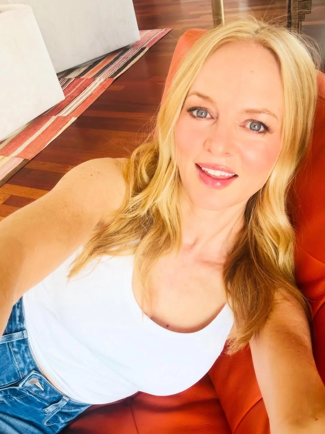 Heather Graham, 56 picture 2 of 5