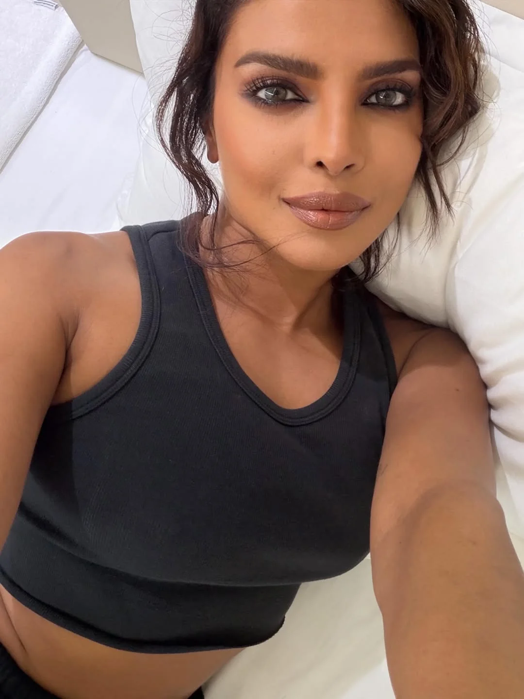Priyanka Chopra, 43 picture 1 of 3