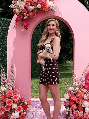 June Diane Raphael, 46'