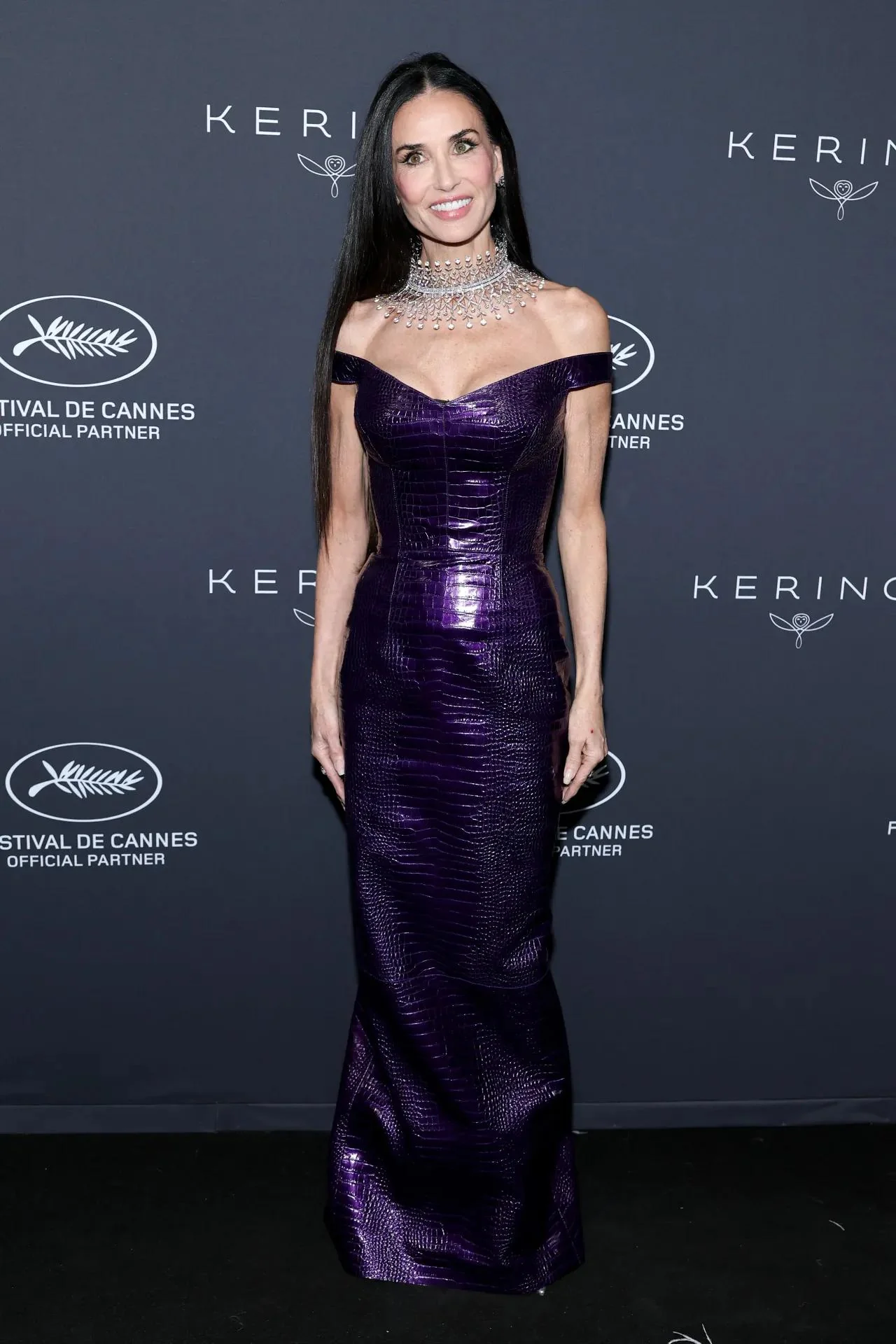 Demi Moore, 63 picture 2 of 4