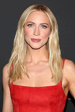 Brittany Snow, 40'