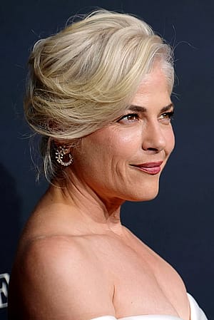 Selma Blair, 52'