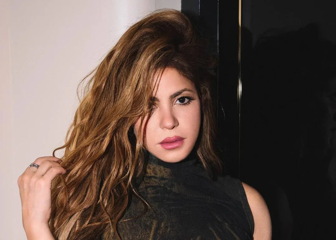 Shakira, 49 picture 6 of 6