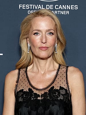 Gillian Anderson, 57'