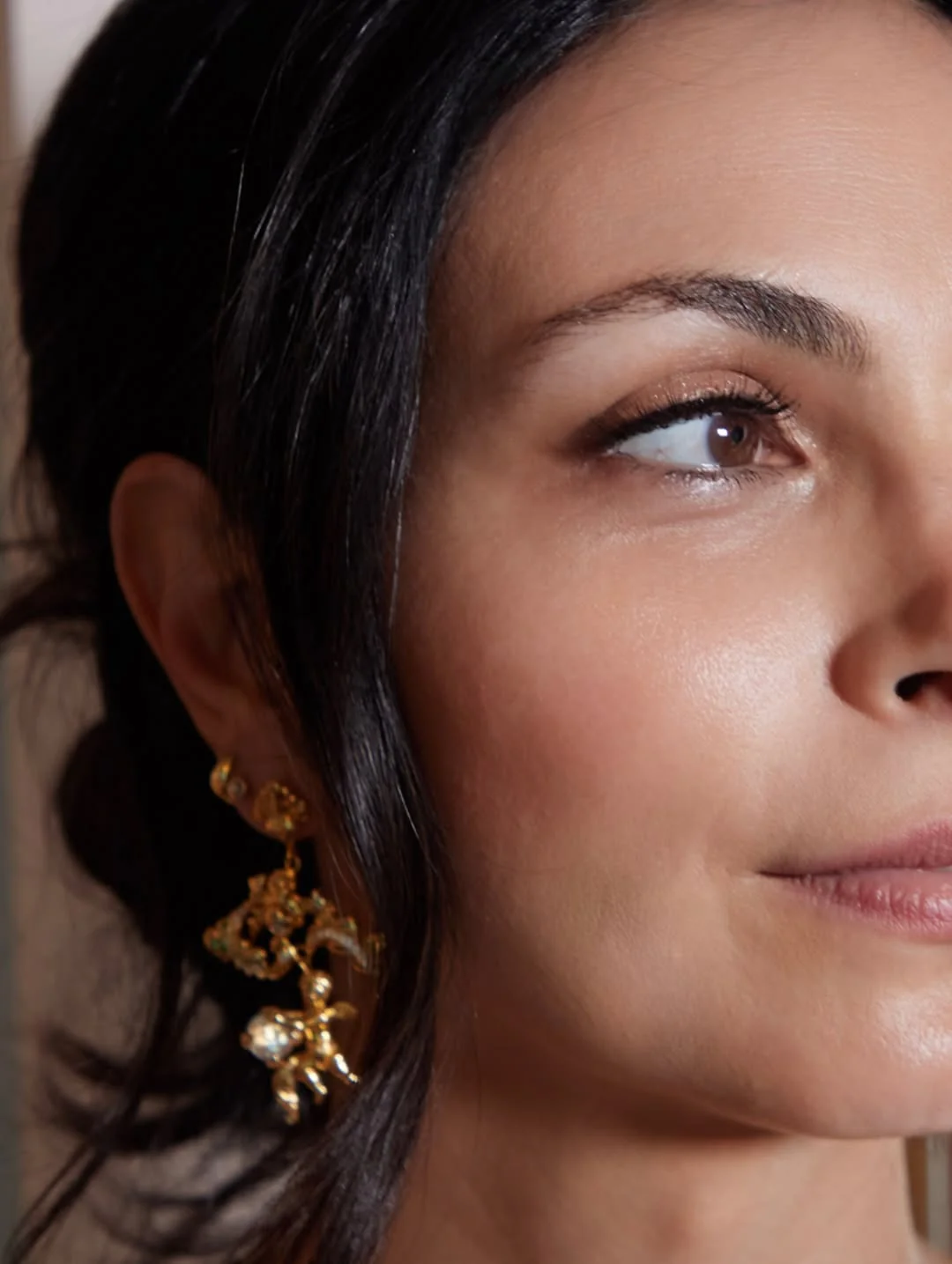 Morena Baccarin, 46 picture 3 of 4